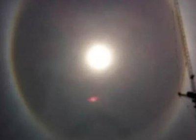 ​上海惊现UFO？“红点”飞近太阳极速消失