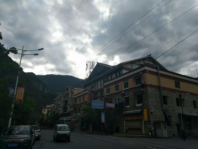 三、阿坝藏族羌族自治州