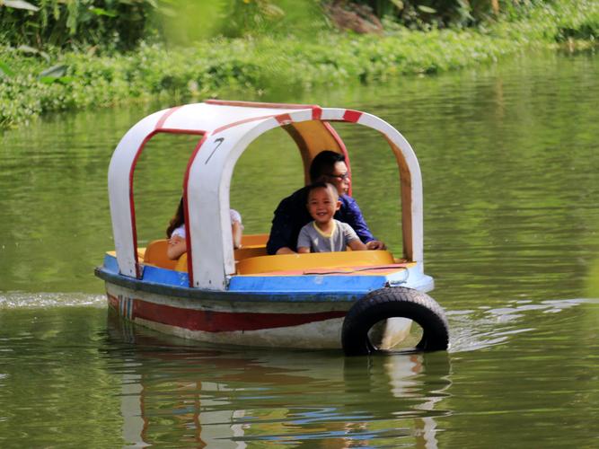 5、水上游船：