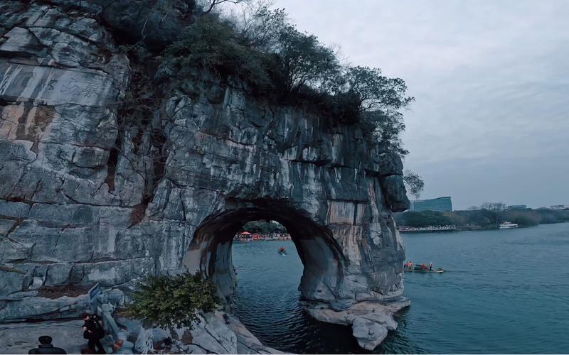 三、象鼻山