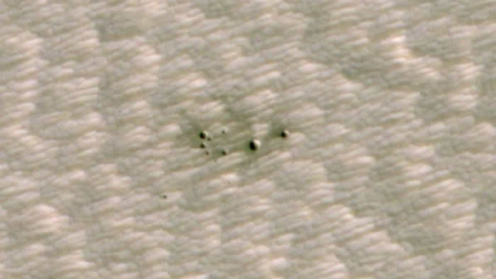 科学家首次利用人工智能和机器学习发现火星的陨石坑