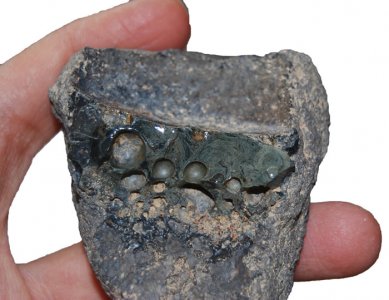 ​伊朗南部的查哈克村研究发现1000年前人类已经掌握不锈钢技术