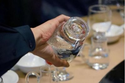 ​封藏老酒38度多少钱(泸州封藏老酒38度浓香型)