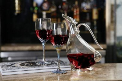 ​女人早上能喝红酒吗(女人经期喝红酒的好处)