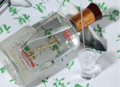 ​喝一两白酒和喝一瓶啤酒(喝二两白酒和一瓶啤酒)