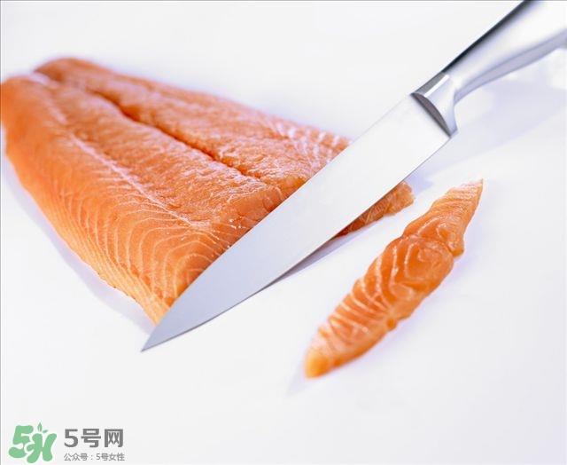 三文鱼有刺吗？三文鱼的刺怎么处理