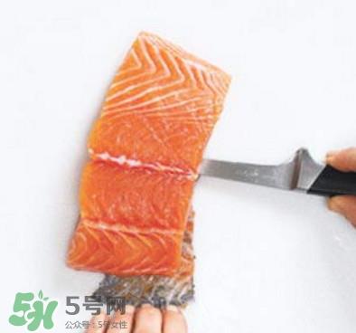 三文鱼有刺吗？三文鱼的刺怎么处理