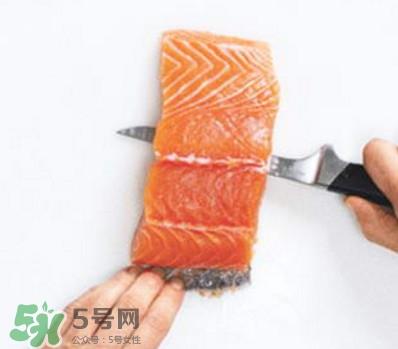 三文鱼有刺吗？三文鱼的刺怎么处理