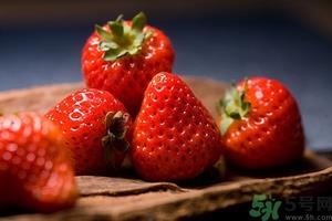 草莓有点烂还能吃吗？草莓烂了一点还能吃吗？