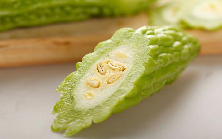 苦瓜不适合哪些人吃 苦瓜里面有虫子是怎么回事