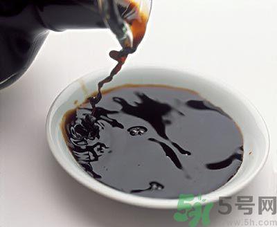 炒菜用白醋还是米醋好？白醋可以用来炒菜吗？