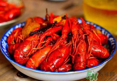 ​麻辣小龙虾和什么不能一起吃？麻辣小龙虾不适合哪些人