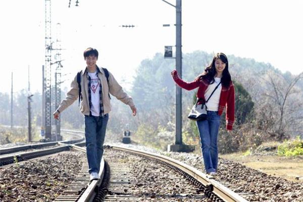 女朋友不信任我怎么办 恋爱中有绝对的信任吗