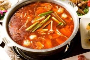 火锅先涮肉还是先涮菜？哪种涮法最健康