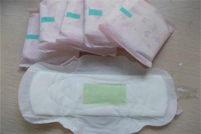 ​卫生巾过敏下面很痒怎么办 卫生巾过敏有哪些症状