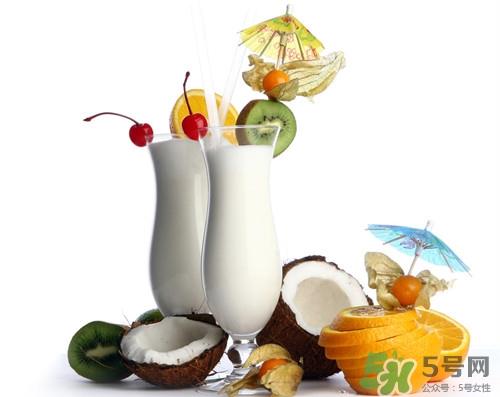 喝椰子汁上火吗?喝椰子汁有什么好处