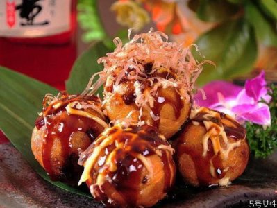 ​章鱼小丸子怎么判断熟不熟 章鱼小丸子里面发粘