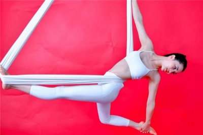 ​空中瑜伽可以穿袜子吗 会有影响