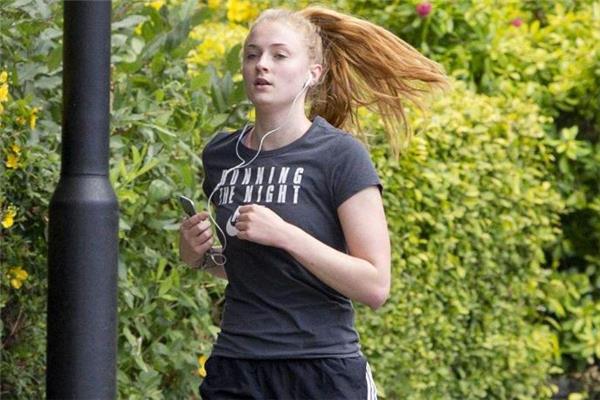 晨跑前要吃东西吗 先晨跑还是先吃早饭