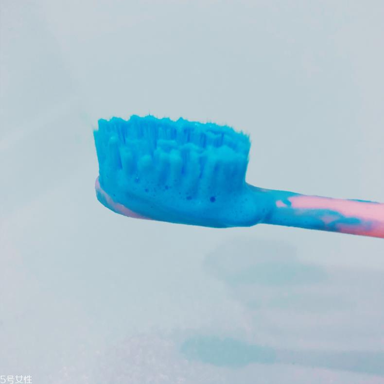 外国美白牙膏哪个牌子好 三款口碑美白牙膏测评 外国美白牙膏哪个牌子好 三款口碑美白牙膏测评