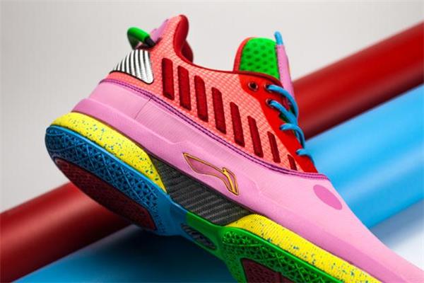 李宁韦德之道wow7小猪佩奇开箱测评 实物质感满分 李宁韦德之道wow7小猪佩奇开箱测评 实物质感满分