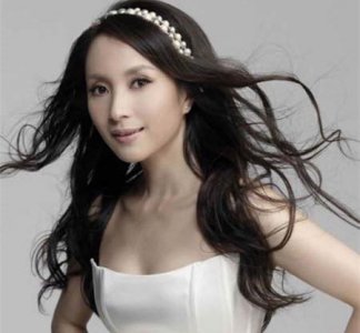 ​汤灿（中国内地女歌手）