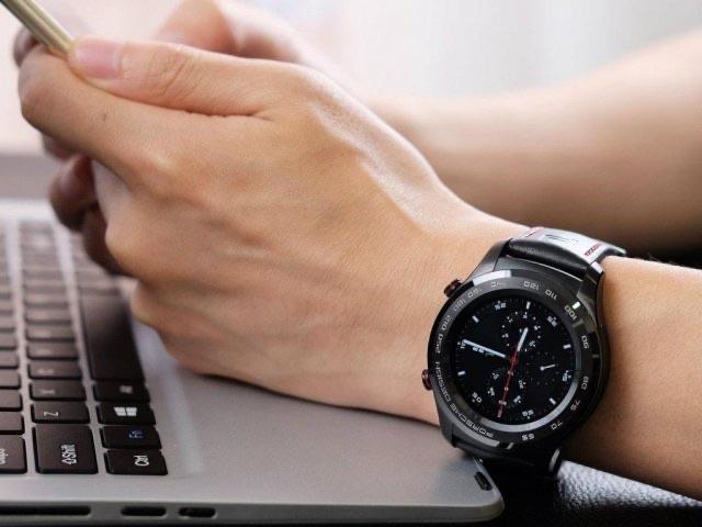 生活华为手表上的lon是什么意思  1