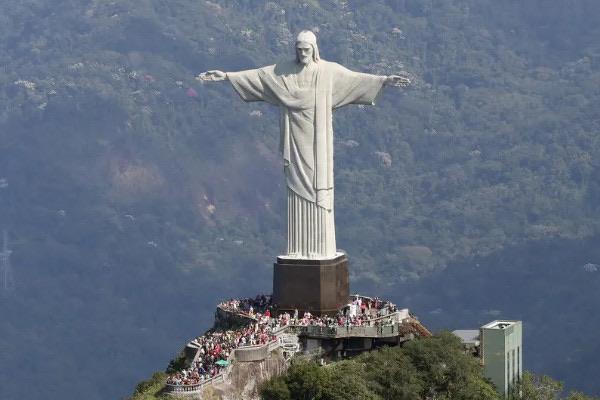 探秘巴西的基督教像的来历,巴西的基督教像不为人知的秘密 5