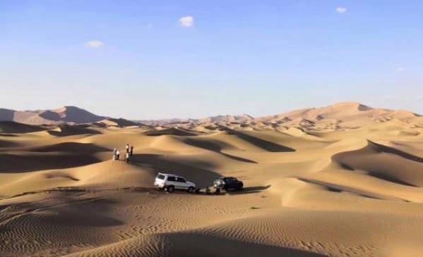 探秘世界上最高的沙漠 山峰海拔1617米(巴丹吉林沙漠) 1