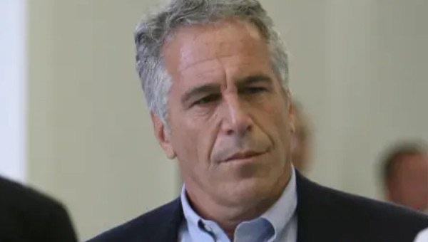 探秘爱泼斯坦是谁，爱泼斯坦的人生经历  3