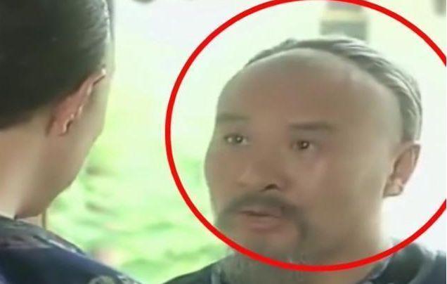 穿帮镜头三、晴儿也会玩魔术，隔空取物手到擒来？