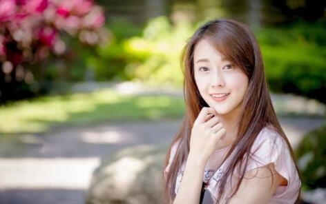 当一个女人肯借钱给你是什么意思