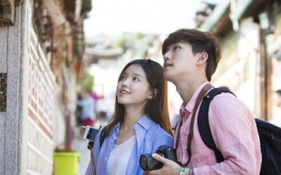 ​相亲女生不主动聊天，回复信息慢是什么意思