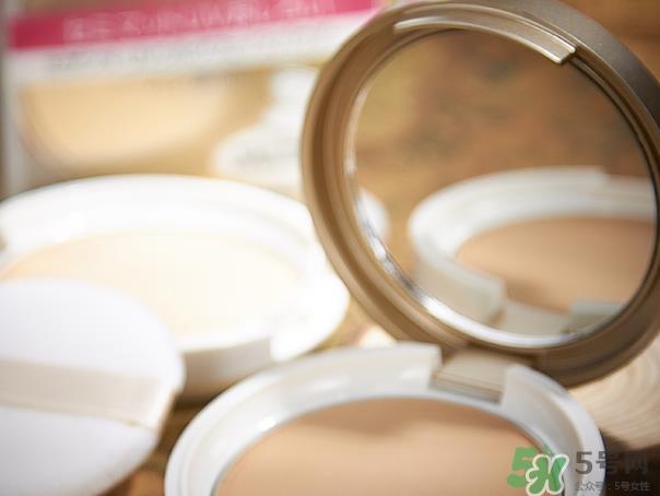 cezanne倩丽蜜粉饼怎么样?倩丽粉饼色号试色 cezanne倩丽蜜粉饼怎么样?倩丽粉饼色号试色