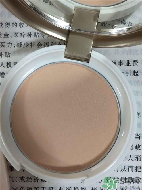 cezanne倩丽蜜粉饼怎么样?倩丽粉饼色号试色 cezanne倩丽蜜粉饼怎么样?倩丽粉饼色号试色