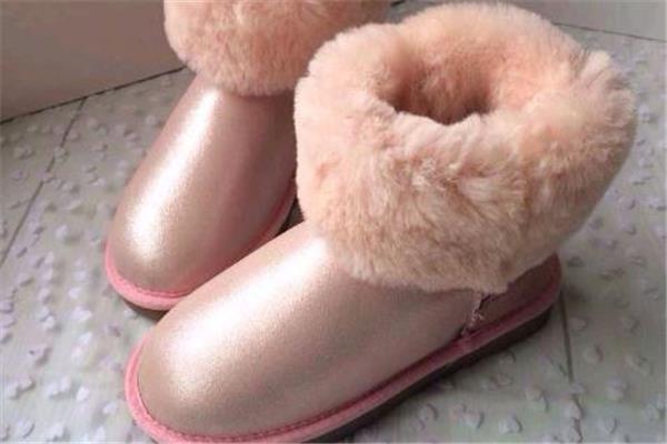 雪地靴为什么叫雪地靴 下雪穿的鞋子