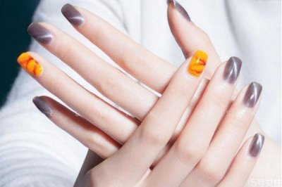 ​怎么样卸掉芭比胶美甲 芭比胶美甲与光疗彩胶美甲的区别