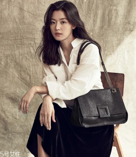 rouge lounge是什么档次？韩国超火的爆款包包