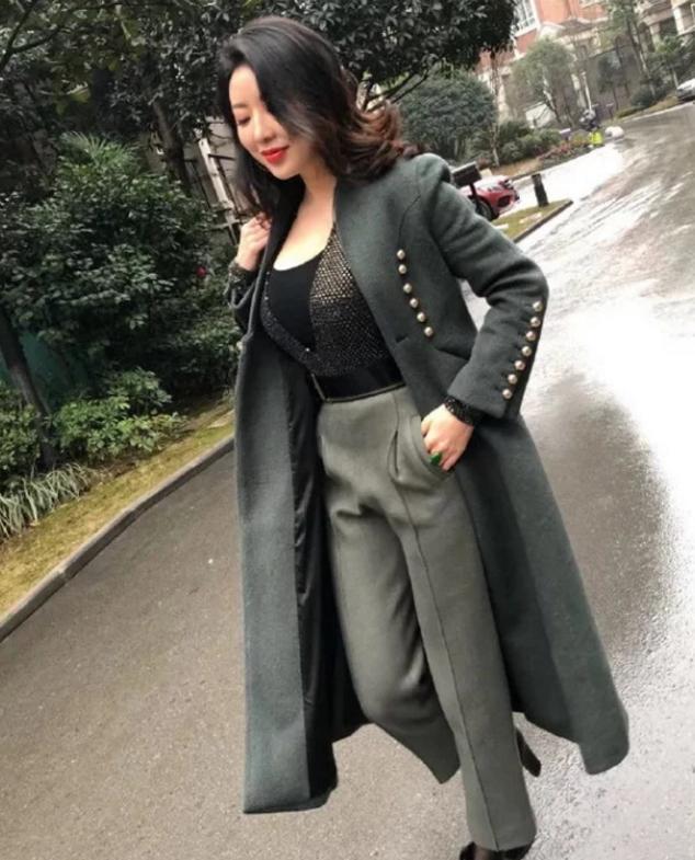 网红蒋娉婷，一身着装百看不厌，网友：美到心坎里了