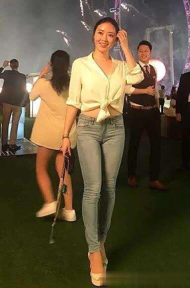 网红蒋娉婷，一身着装百看不厌，网友：美到心坎里了