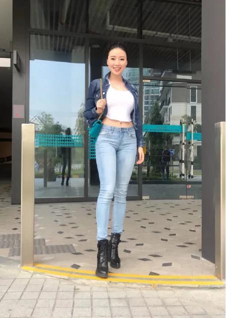 网红蒋娉婷，一身着装百看不厌，网友：美到心坎里了