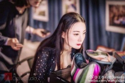 ​电影《一路向西》女主角王李丹妮近照, 再也不想靠身材博关注