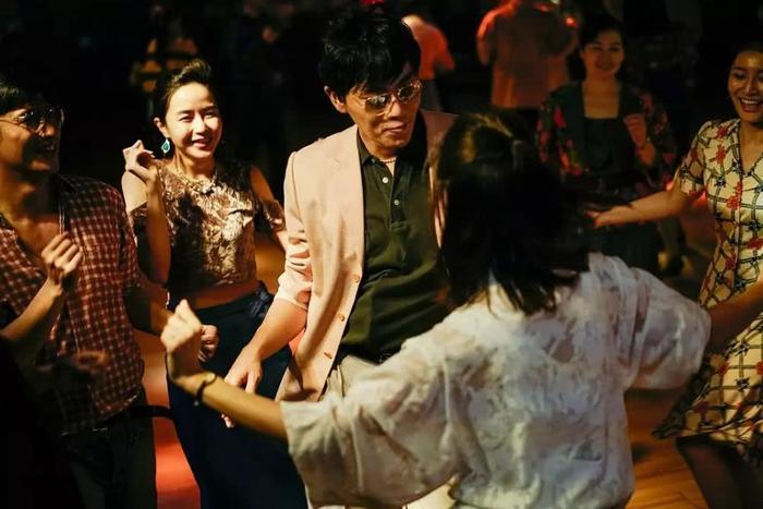 《风中有朵雨做的云》：上映三天票房超四千万，三位女主也是看点