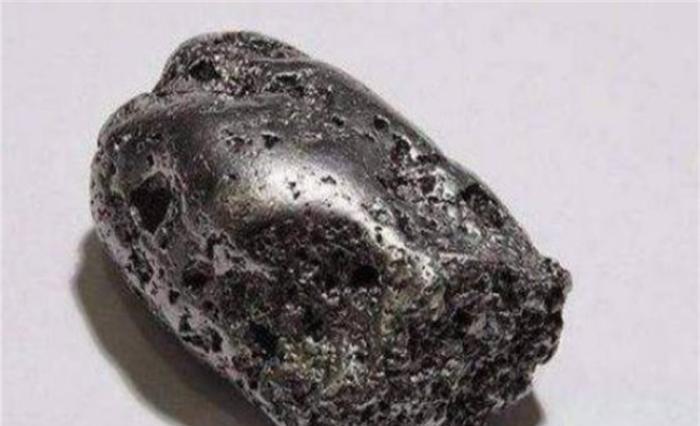 世界最“昂贵”的石头，1克价值2亿，捡到千万别丢，记得上交国家