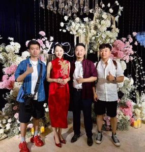 ​黄海波、曲栅栅补办婚宴，老师黄磊致辞