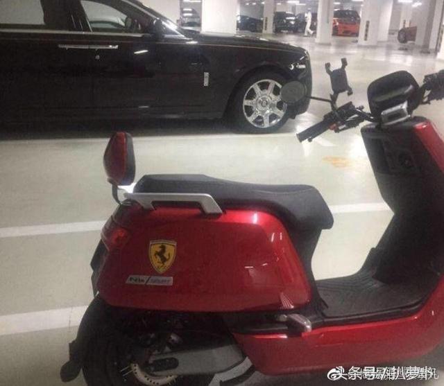 王思聪车库曝光，竟还有电动车？网友：终于开得起思聪同款车了！