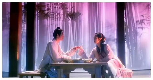 看了《青蛇》才知道:经典电影在“玩命”,如今的电影全“奔现”