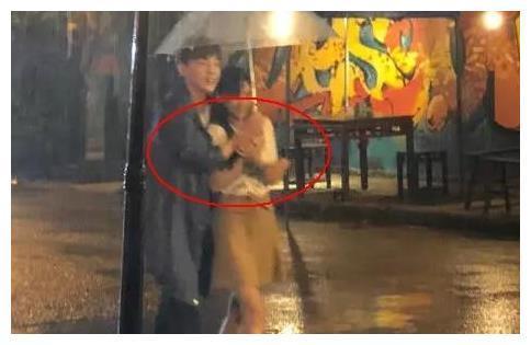 baby私下密会邓伦,暧昧不断惹争议,网友:心疼黄晓明