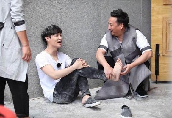 3次骂哭谢娜,邓超害怕的老师,黄渤尊称师爷,却最宠张艺兴