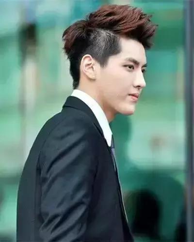 不迷信流行款，看脸型选发型才是王道